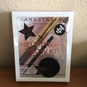 Anastasia Beverly Hills Melt Proof Brow Kit